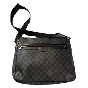 louis vuitton men's shoulder bag